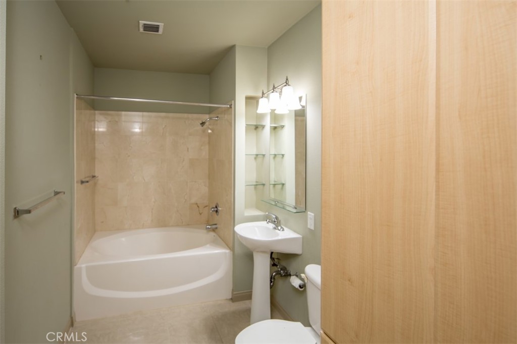 Downtown (DT) - Residential Lease