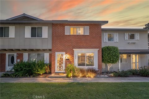 Photo of 19846 Lures Lane Ln, Huntington Beach, CA 92646 (MLS # SR25124233)