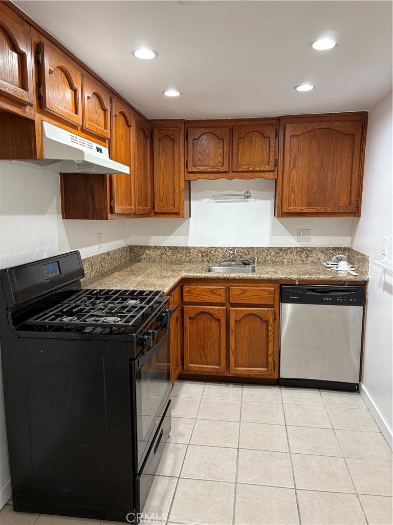 Updated and remodeled downstairs unit. New bathroom tub and shower surround. New wood type flooring throughout. New interior paint. One carport included. Gas stove and dishwasher. Owner pays gas, water and trash. Washer and dryer in complex. Only 12 units in complex. Available for quick move in.