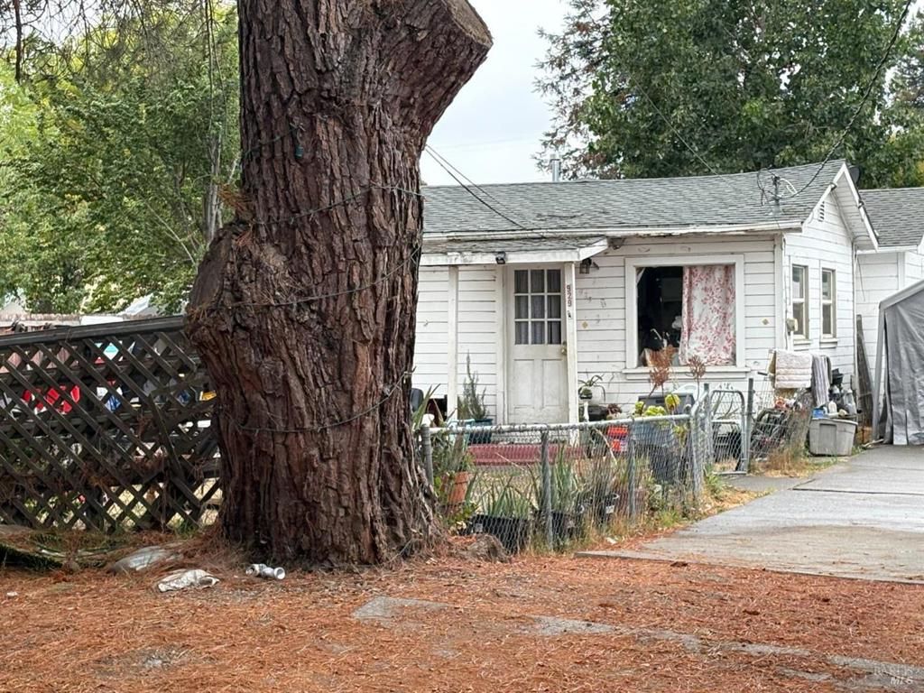 Photo of 929 Hendley Street, Santa Rosa, CA 95404 (MLS # ML82025667)