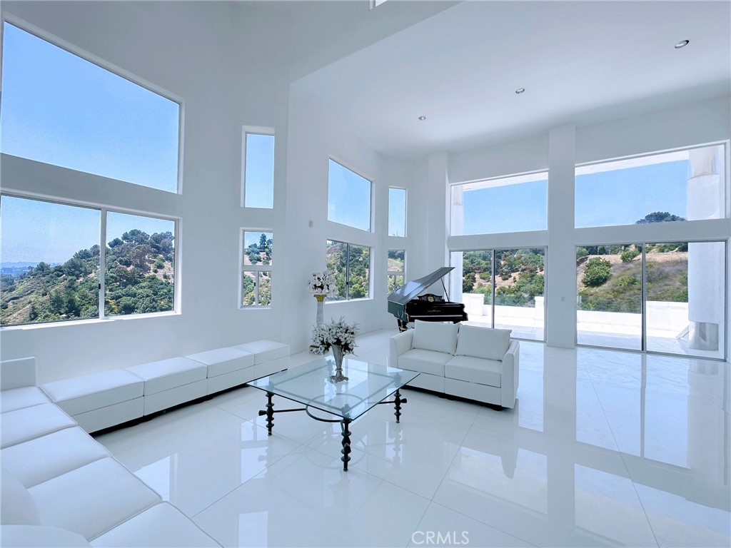 13200 Mulholland Drive