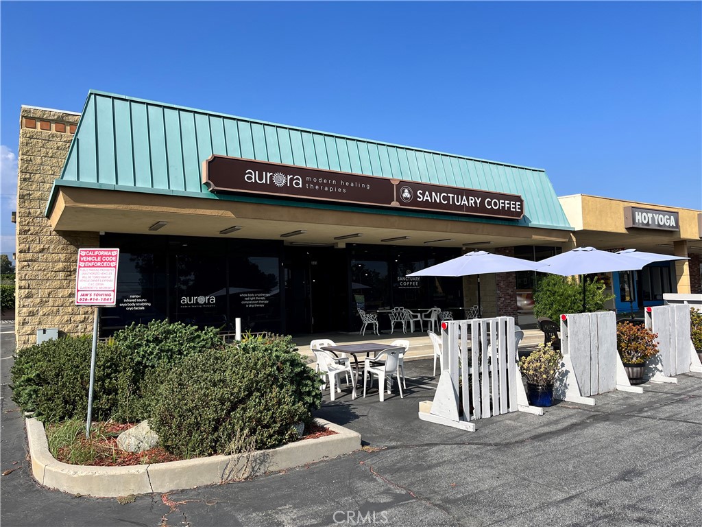 863 W Foothill Boulevard