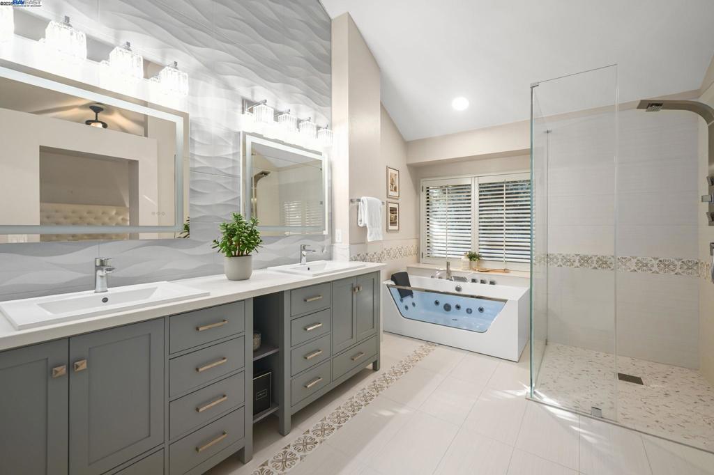 BLACKHAWK COUNTRY CLUB - Residential