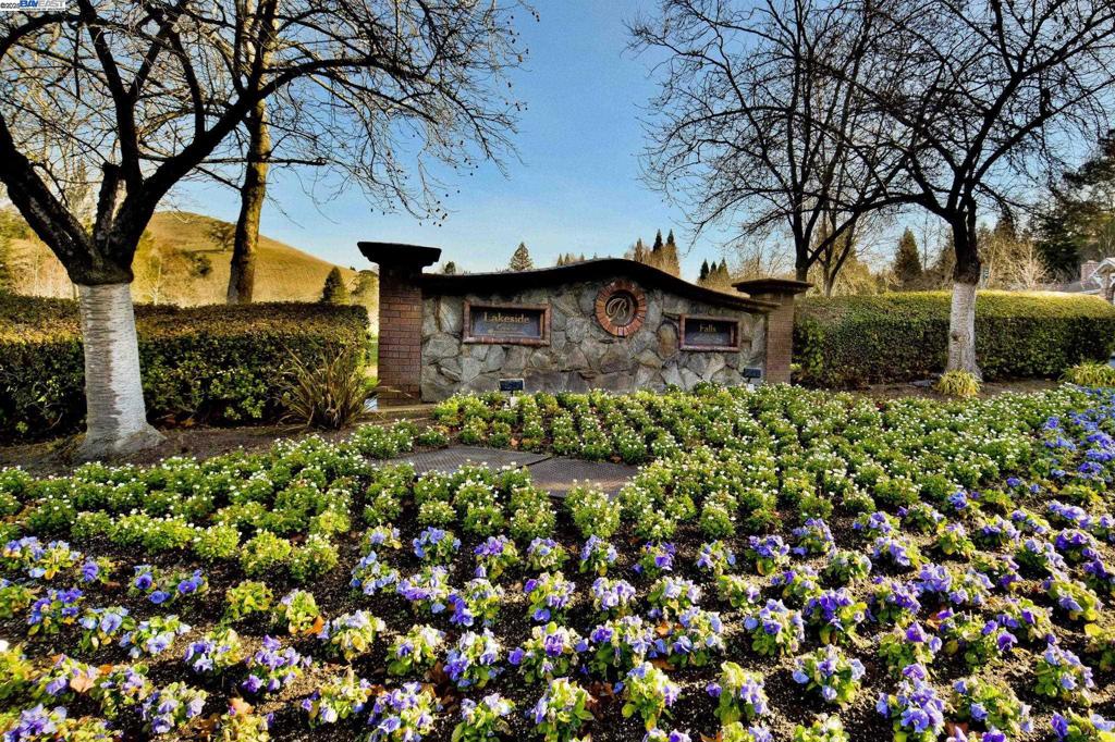 BLACKHAWK COUNTRY CLUB - Residential