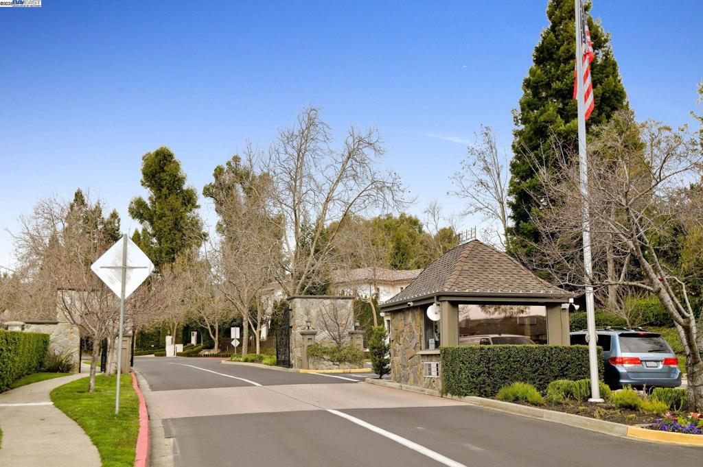 BLACKHAWK COUNTRY CLUB - Residential