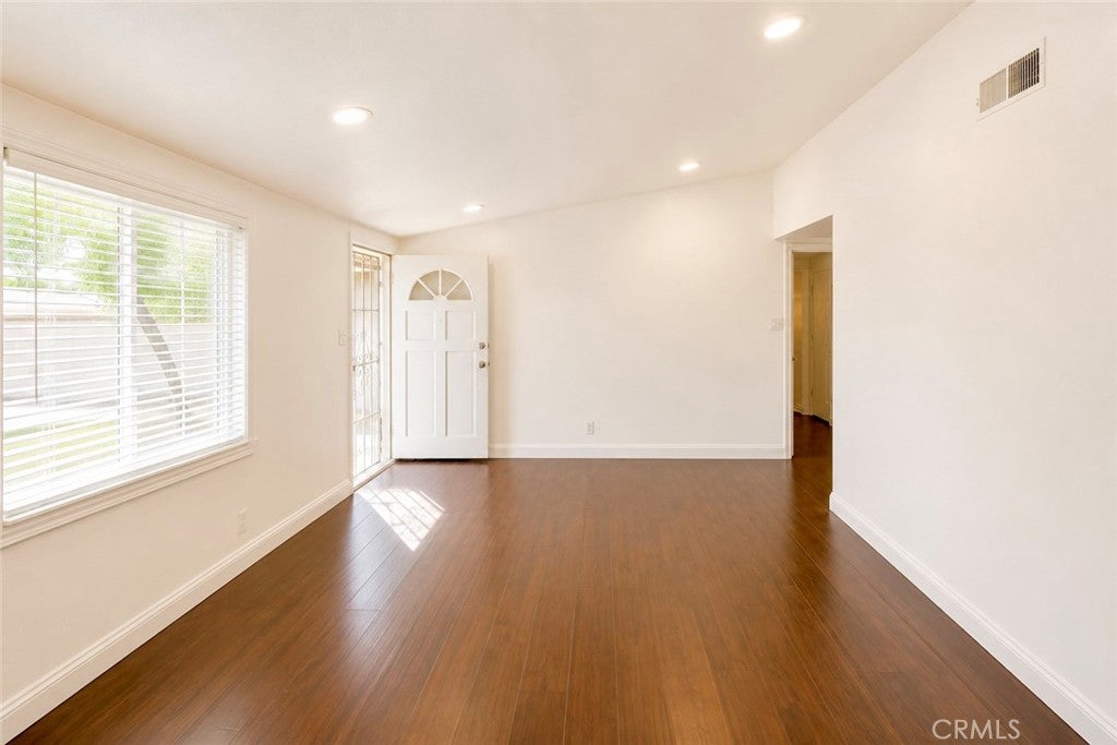 4213 W Roberts