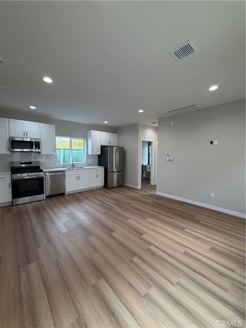 Photo of 7330 Riverton #3/4, Sun Valley, CA 91352 (MLS # BB25227485) Photo of 7330 Riverton #3/4, Sun Valley, CA 91352 (MLS # BB25227485)