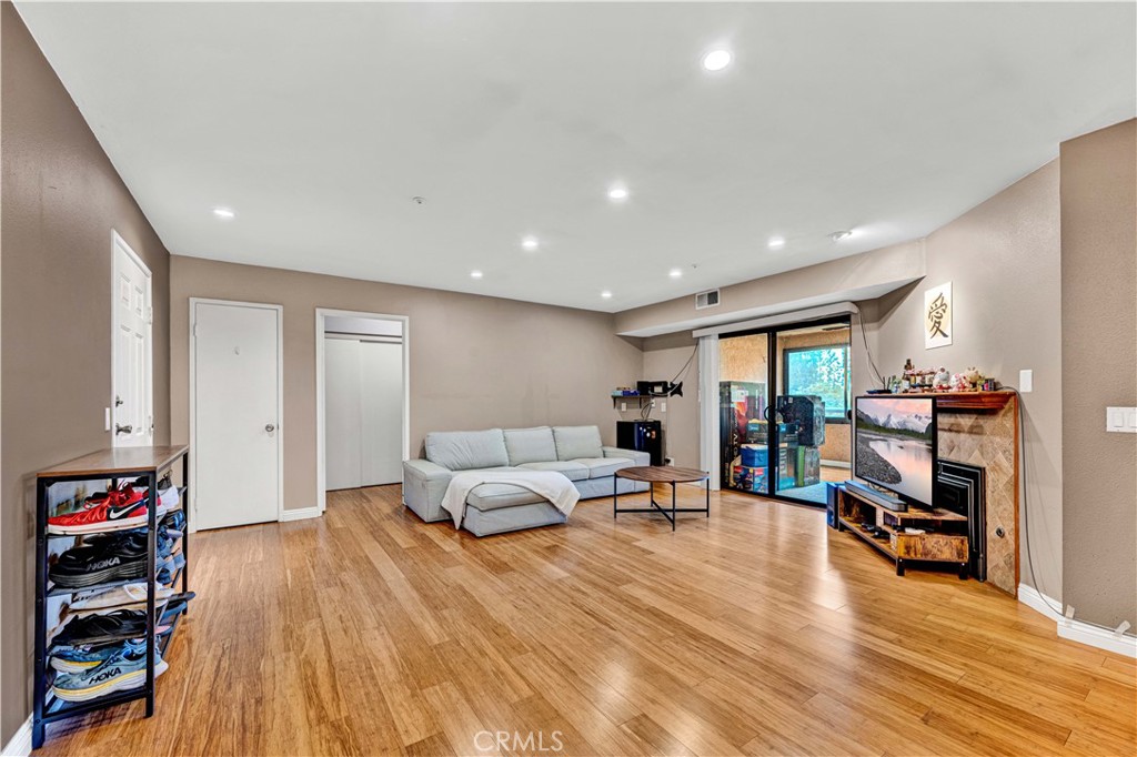 12640 Euclid Street 202