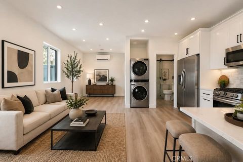 Photo of 19950 Archwood Street, Winnetka, CA 91306 (MLS # SR26094270)