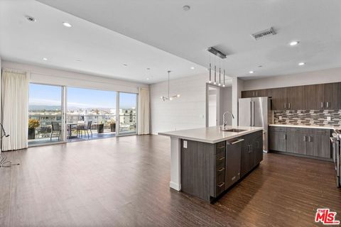 Photo of 4140 Glencoe Avenue #602, Marina Del Rey, CA 90292 (MLS # 26647205)
