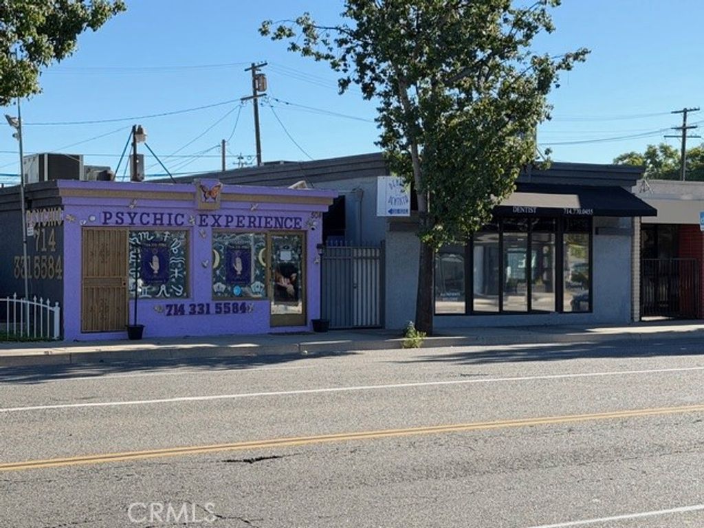 Photo of 504 S Harbor Blvd, Fullerton, CA 92832 (MLS # TR25274405)