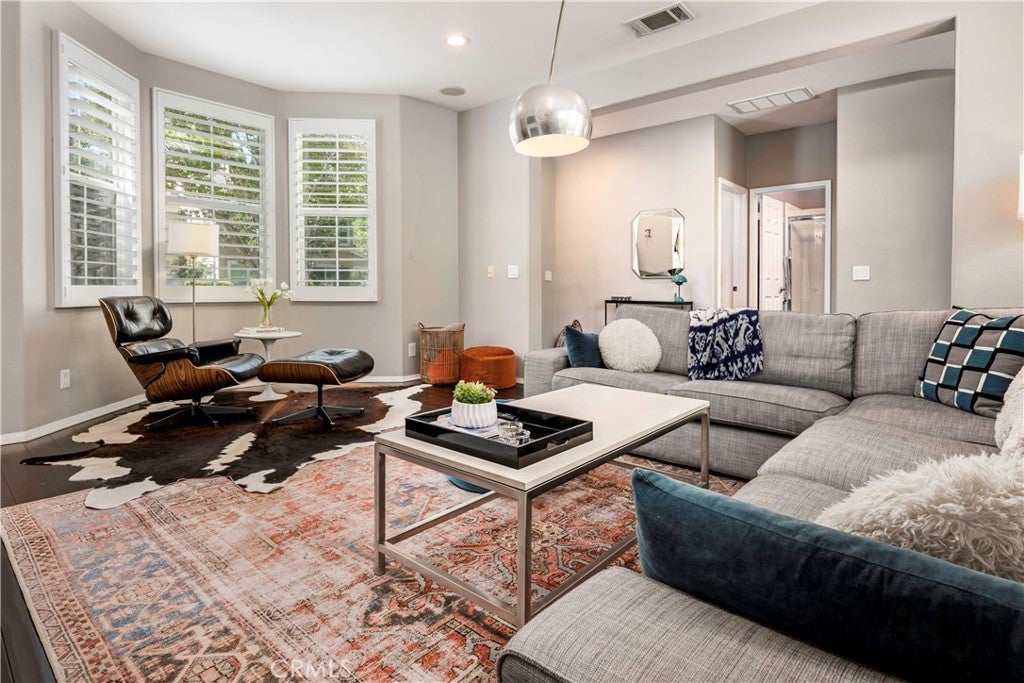 3216 Carrotwood