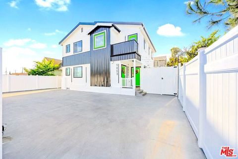 Photo of 5853 Vineland Avenue, North Hollywood, CA 91601 (MLS # 25570555) Photo of 5853 Vineland Avenue, North Hollywood, CA 91601 (MLS # 25570555)