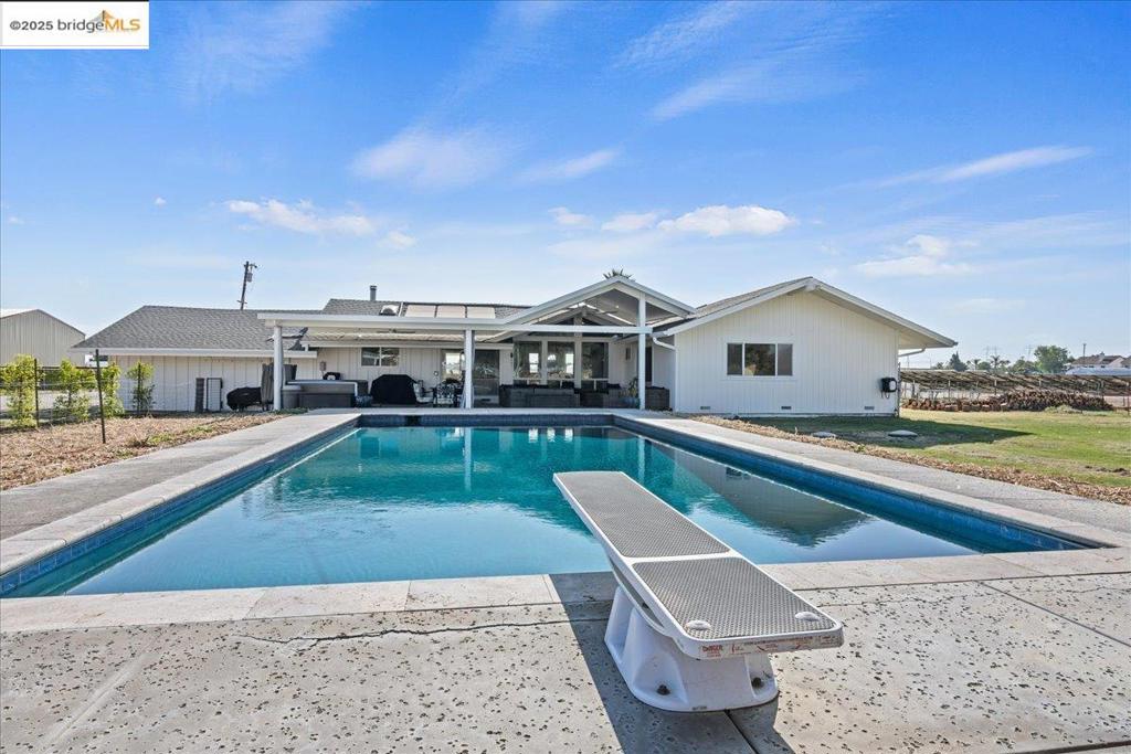 BRENTWOOD - Residential