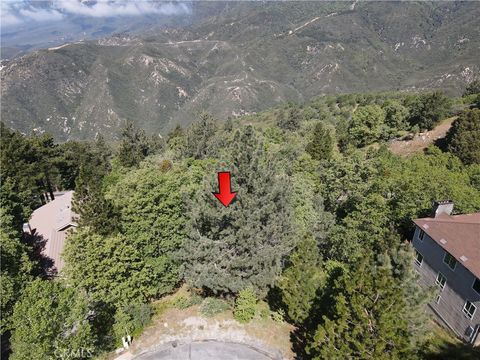 Photo of 30029 Enchanted Way, Running Springs, CA 92382 (MLS # HD26077796)