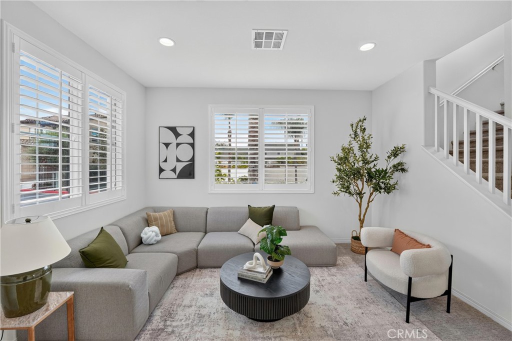 1115 N Vecino Lane