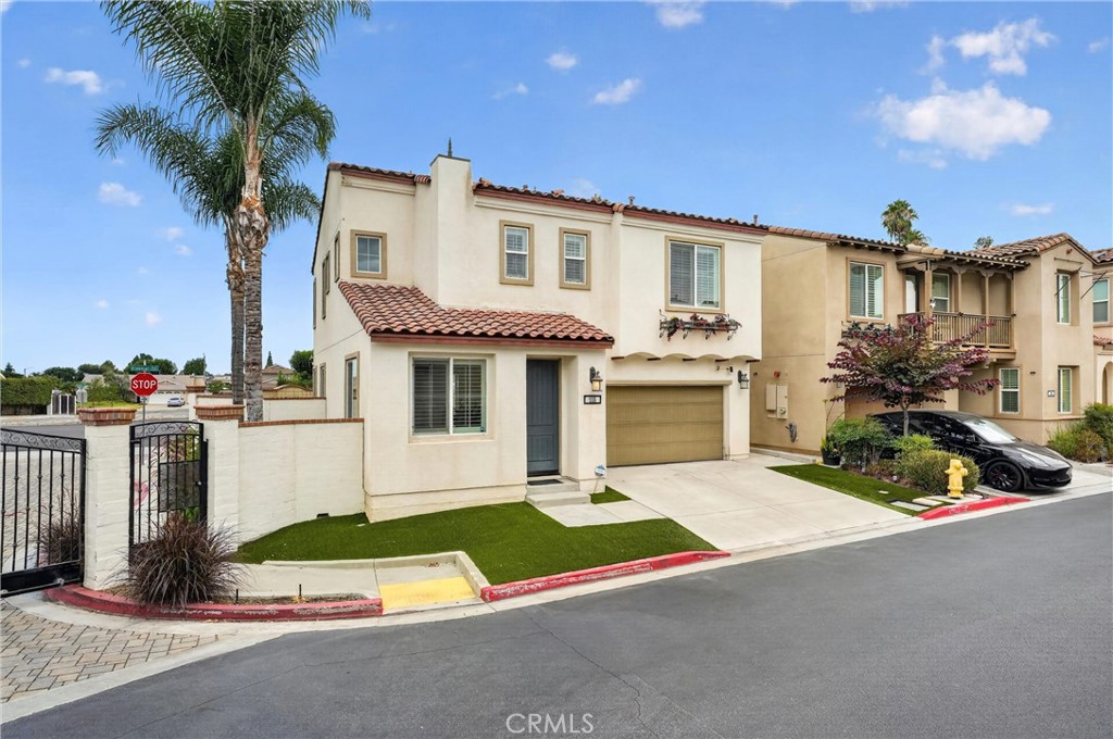 1115 N Vecino Lane