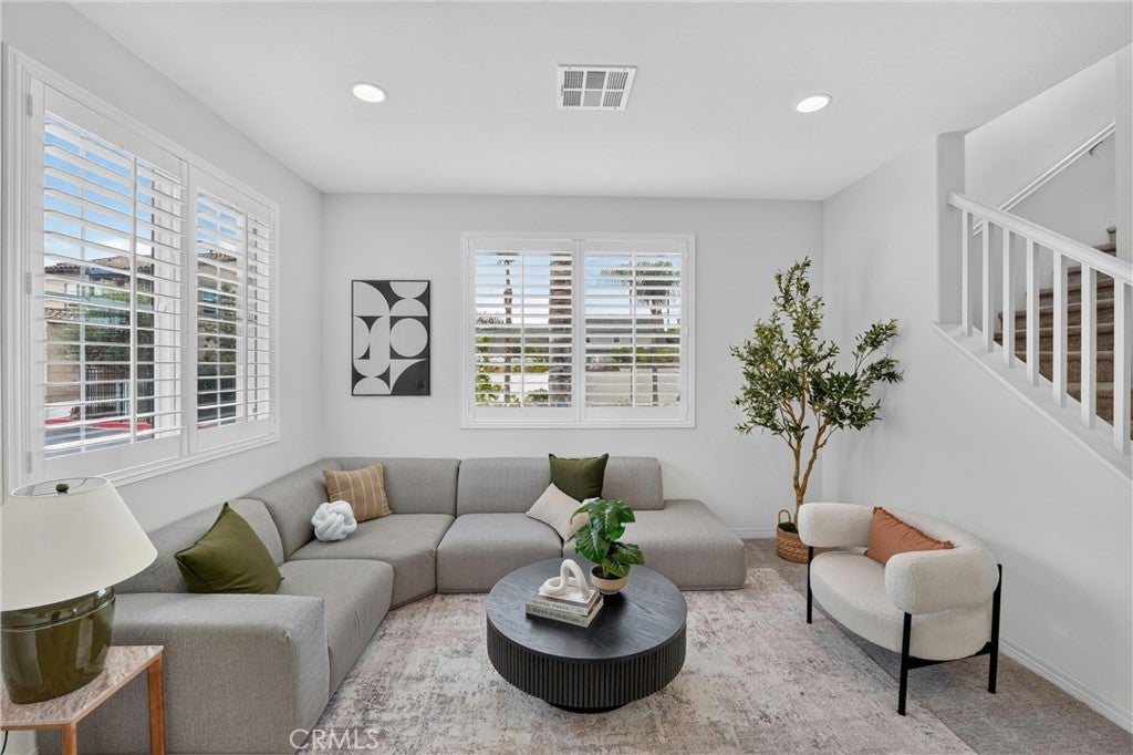 1115 N Vecino Lane