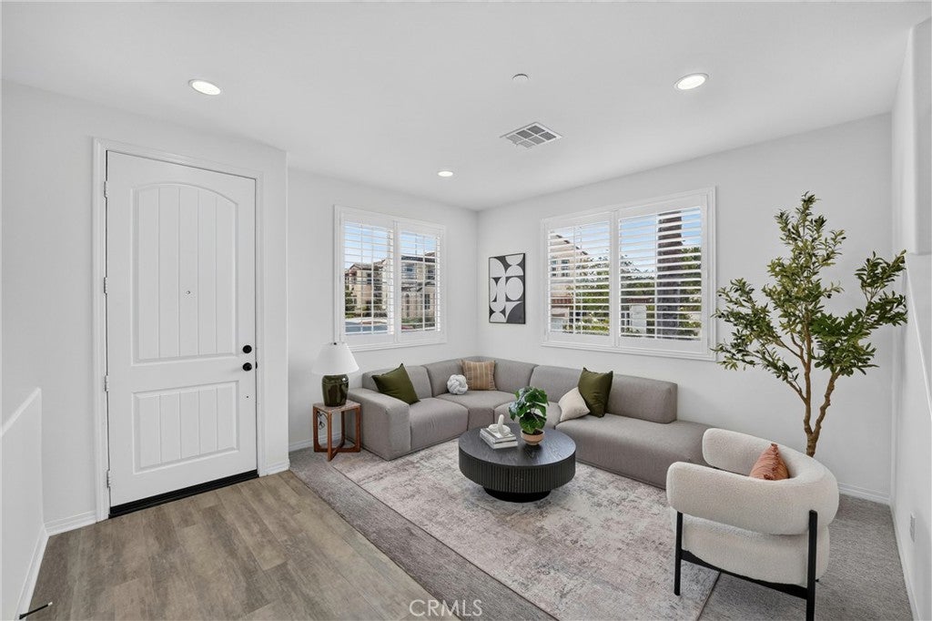 1115 N Vecino Lane