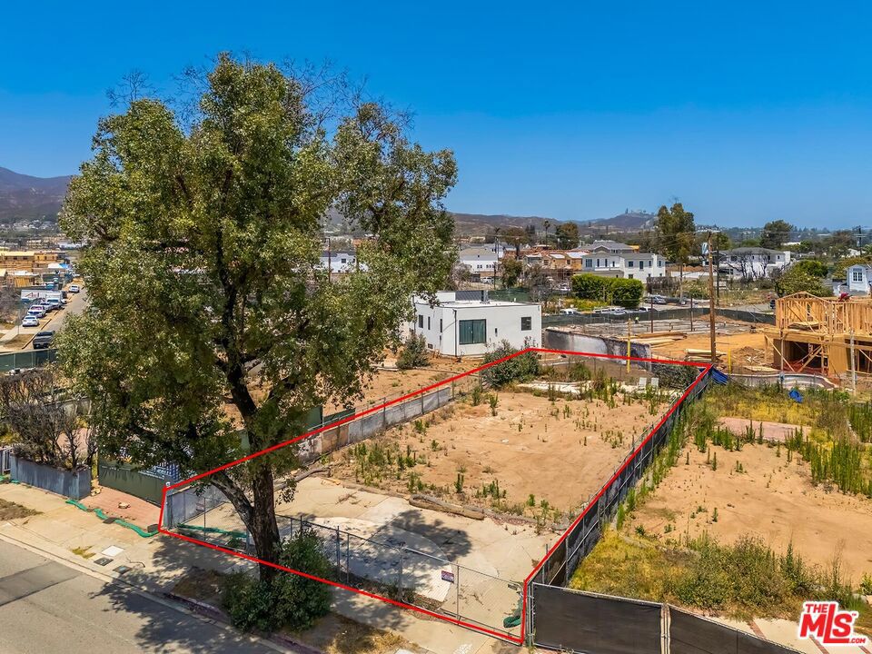 14839 W Sunset Boulevard