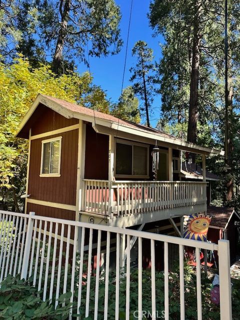 Photo of 735 Ca-138, Crestline, CA 92325 (MLS # PW25245158) Photo of 735 Ca-138, Crestline, CA 92325 (MLS # PW25245158)