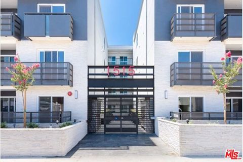 Photo of 1515 Colby Ave #302, Los Angeles, CA 90025 (MLS # 25591637) Photo of 1515 Colby Ave #302, Los Angeles, CA 90025 (MLS # 25591637)