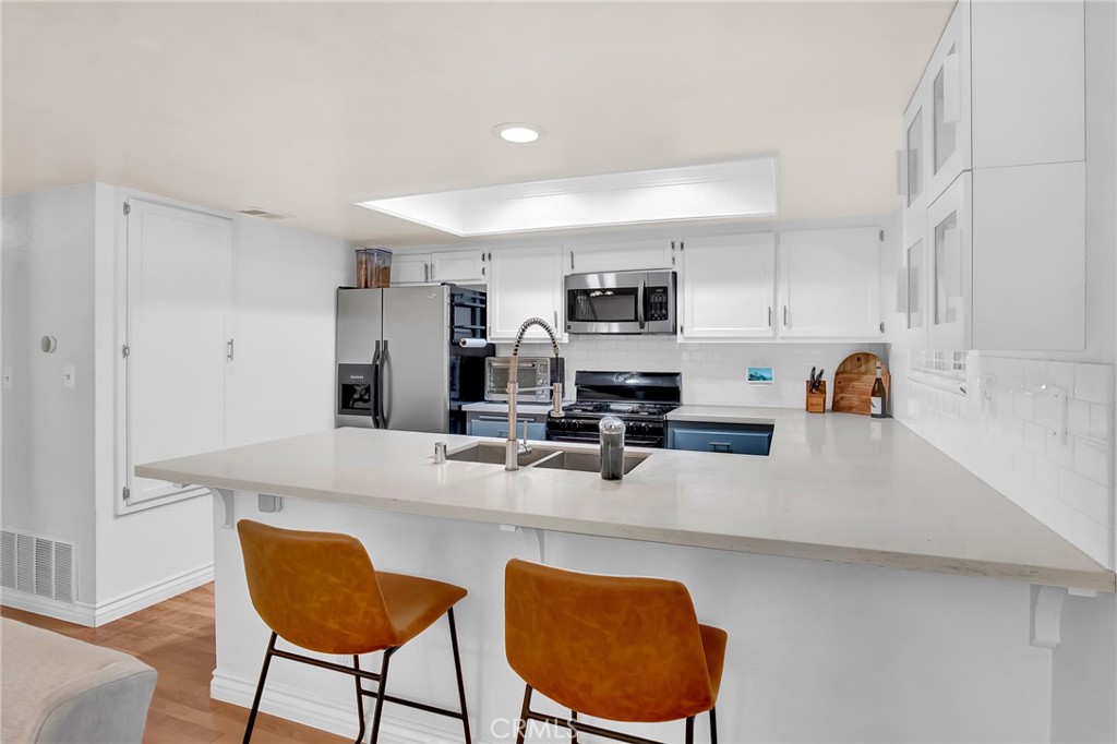 2740 Gramercy Avenue 12