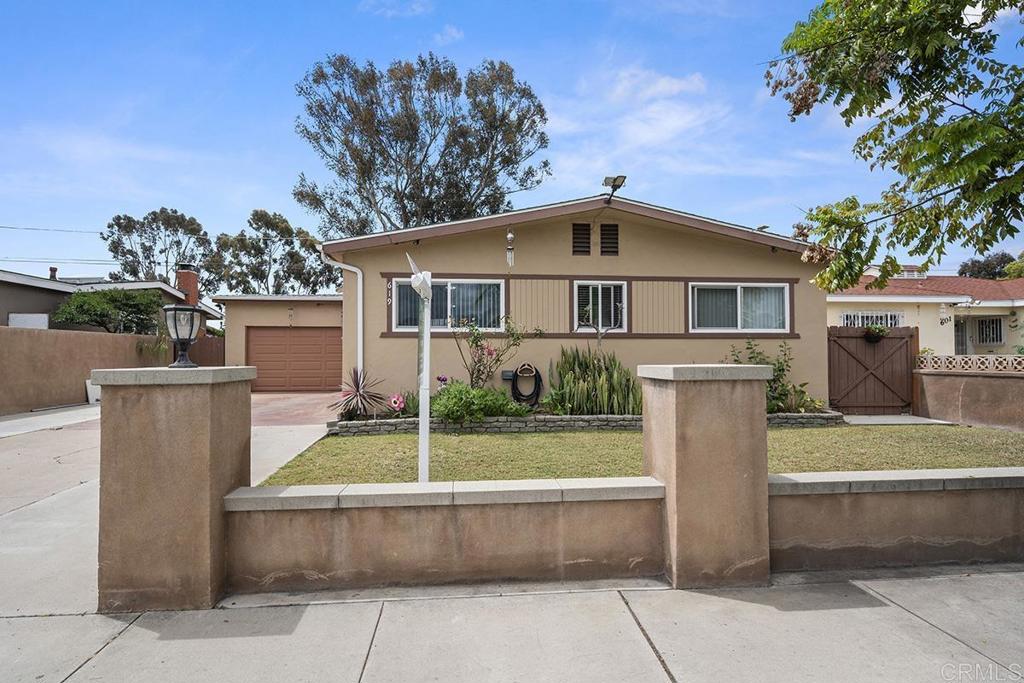 619 Sandalwood Dr