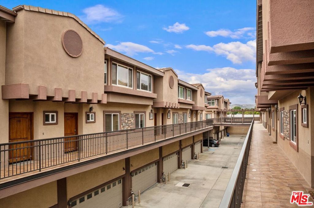 Properties 2 5241 Colodny Drive 103