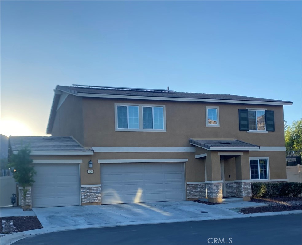 Welcome to 10299 Kite Ct, Moreno Valley! Built in 2019 by Lennar, this modern 4-bedroom, 3-bathroom home offers comfort, style, and energy efficiency.
The open layout is designed for today’s lifestyle, with a spacious living area and a well-appointed kitchen perfect for gatherings.
The laundry room is conveniently located upstairs near the bedrooms for ease of use.
This home comes equipped with solar panels—eliminating electricity bills while keeping monthly solar payments lower than a typical utility bill.
Step outside to a spacious backyard complete with a patio cover, ideal for entertaining, BBQs, or relaxing evenings.
Located in a vibrant community, residents enjoy access to a sparkling pool, spa/hot tub, kids’ park, BBQ and picnic areas, plus a playground.
Don’t miss the chance to own this newer energy-efficient home in a desirable neighborhood!