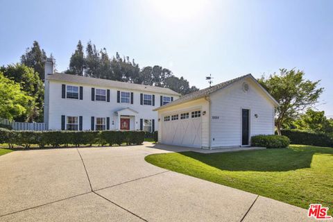 Photo of 28910 Hampton Place Pl, Malibu, CA 90265 (MLS # 25586415) Photo of 28910 Hampton Place Pl, Malibu, CA 90265 (MLS # 25586415)