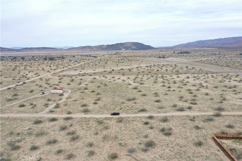 Photo of 12345 Sunbeam Avenue, Joshua Tree, CA 92252 (MLS # JT25223317) Photo of 12345 Sunbeam Avenue, Joshua Tree, CA 92252 (MLS # JT25223317)