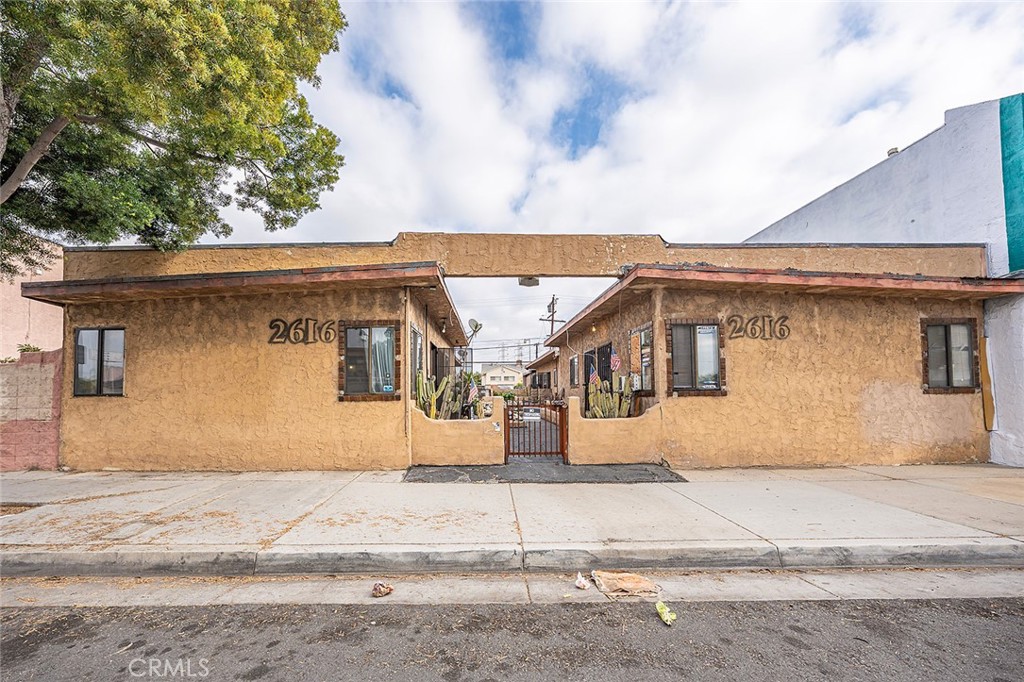 8 units in the city of Montebello. Originally used as a hotel/motel with a permit to be used as residential income.
