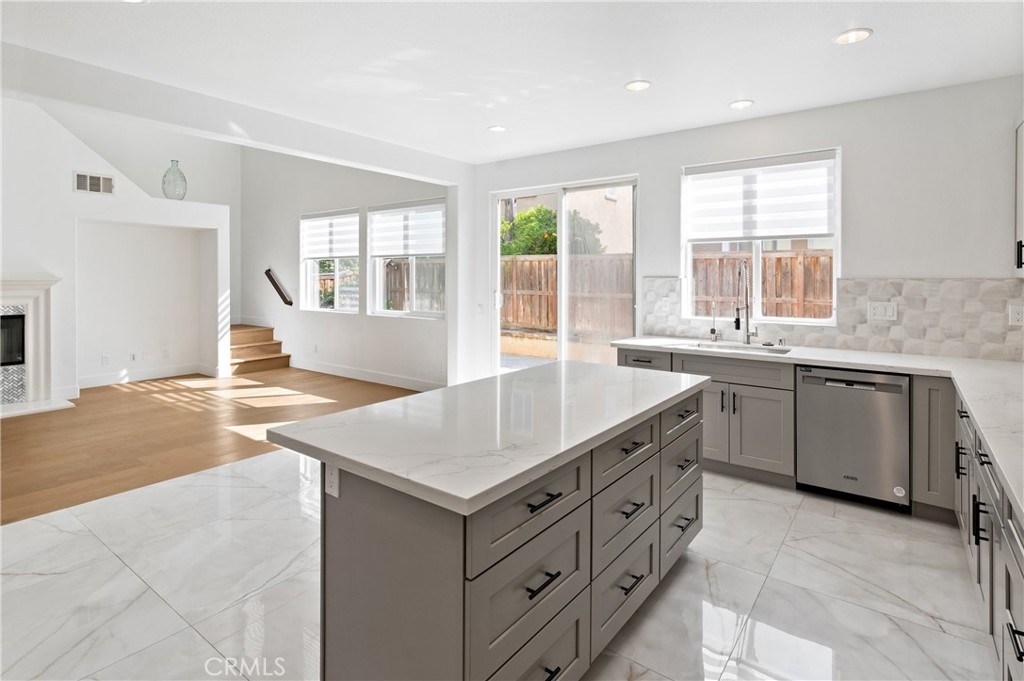 356 W Weeping Willow