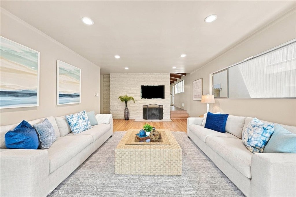 1621 Flower Avenue