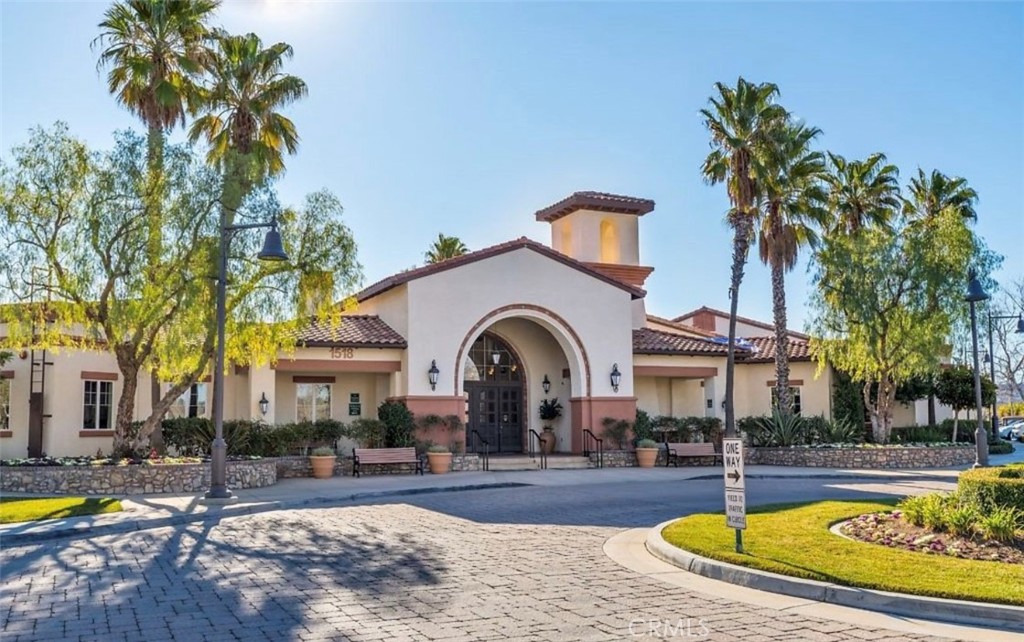 Four Seasons - Residential