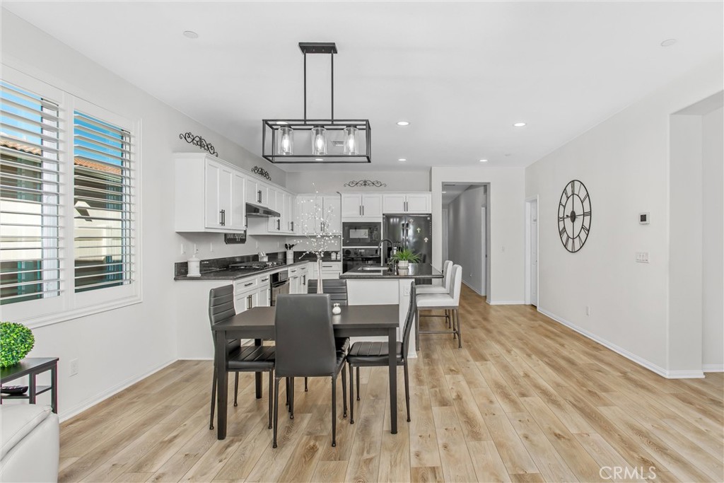 Four Seasons - Residential