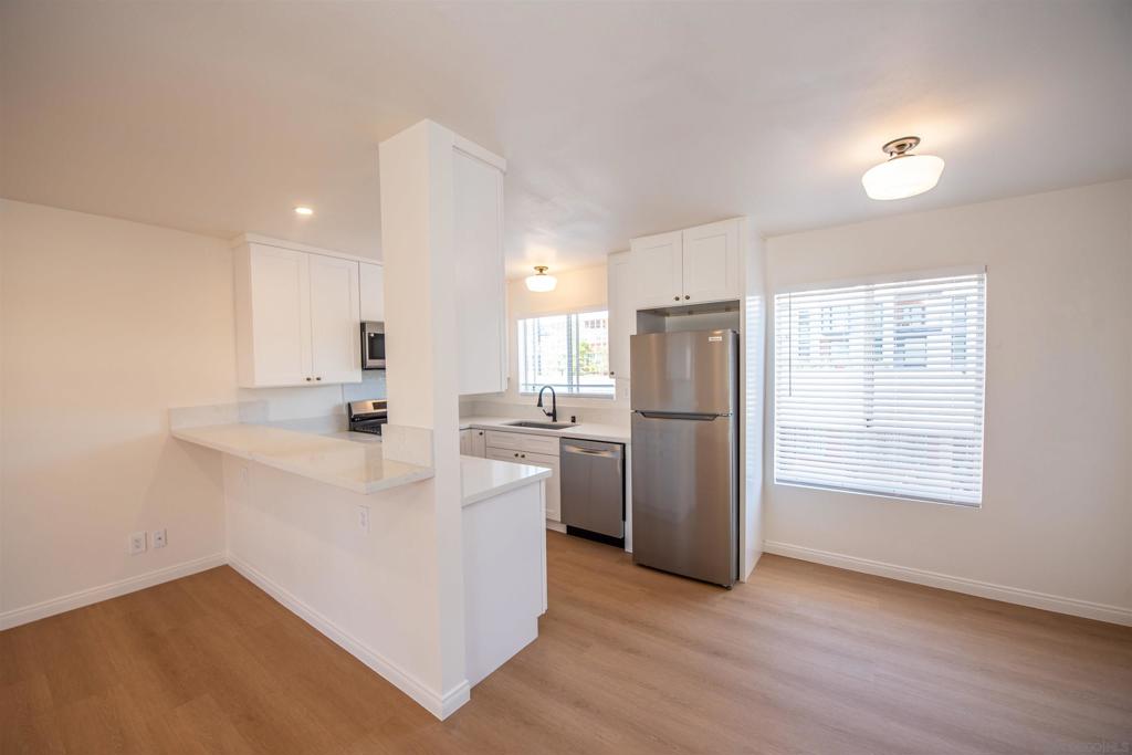 930 B Avenue 15