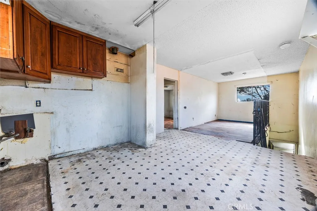 Los Angeles, California 90001, United States, ,Commercial,Active,228013