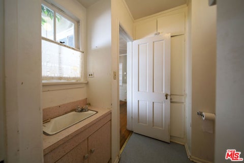Tiny photo for 713 N Doheny Drive, Beverly Hills, CA 90210 (MLS # 26862079)