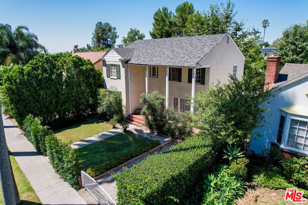713 N Doheny Drive