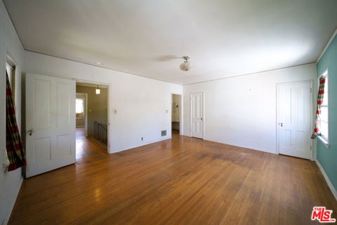 Tiny photo for 713 N Doheny Drive, Beverly Hills, CA 90210 (MLS # 26862079)