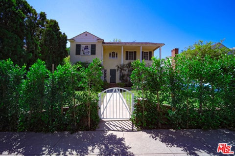 Tiny photo for 713 N Doheny Drive, Beverly Hills, CA 90210 (MLS # 26862079)