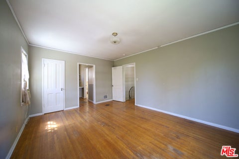 Tiny photo for 713 N Doheny Drive, Beverly Hills, CA 90210 (MLS # 26862079)