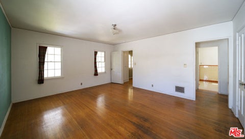 Tiny photo for 713 N Doheny Drive, Beverly Hills, CA 90210 (MLS # 26862079)