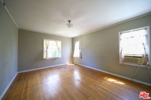 Tiny photo for 713 N Doheny Drive, Beverly Hills, CA 90210 (MLS # 26862079)