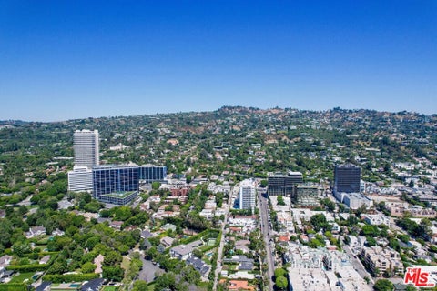 Tiny photo for 713 N Doheny Drive, Beverly Hills, CA 90210 (MLS # 26862079)