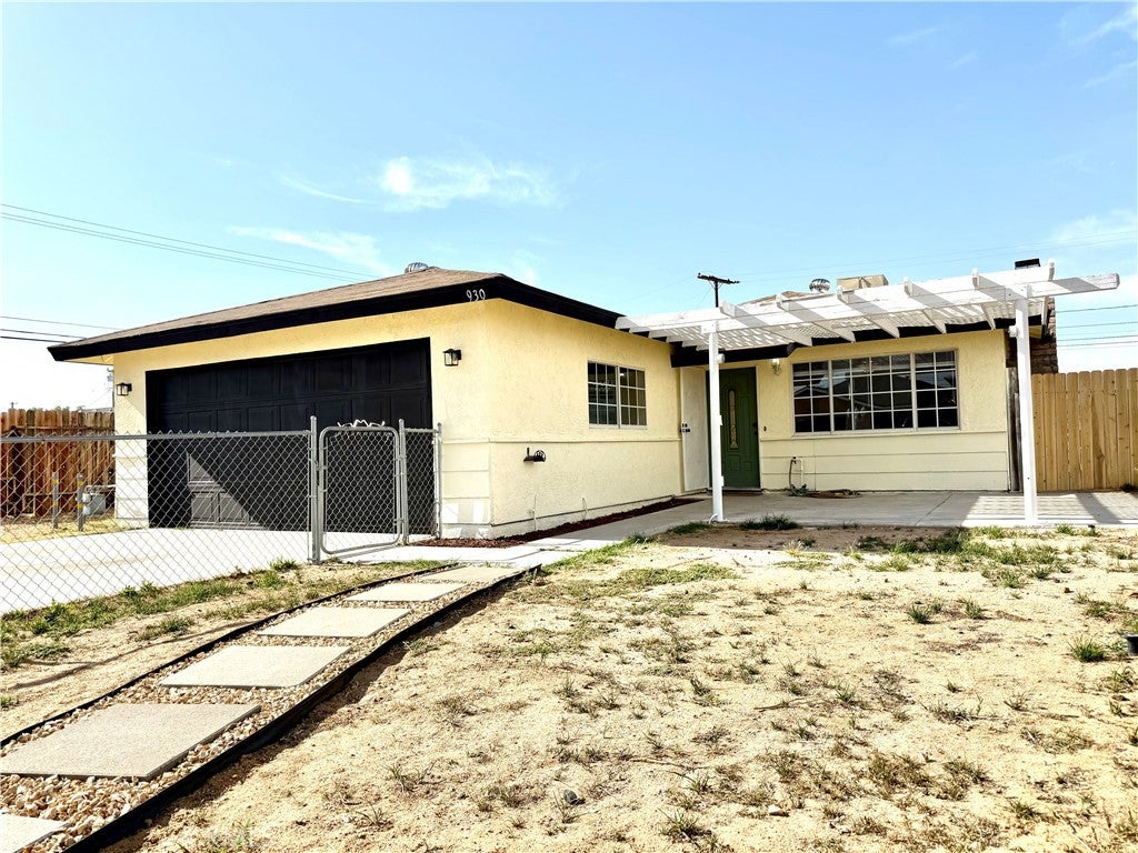 930 W Franklin Avenue