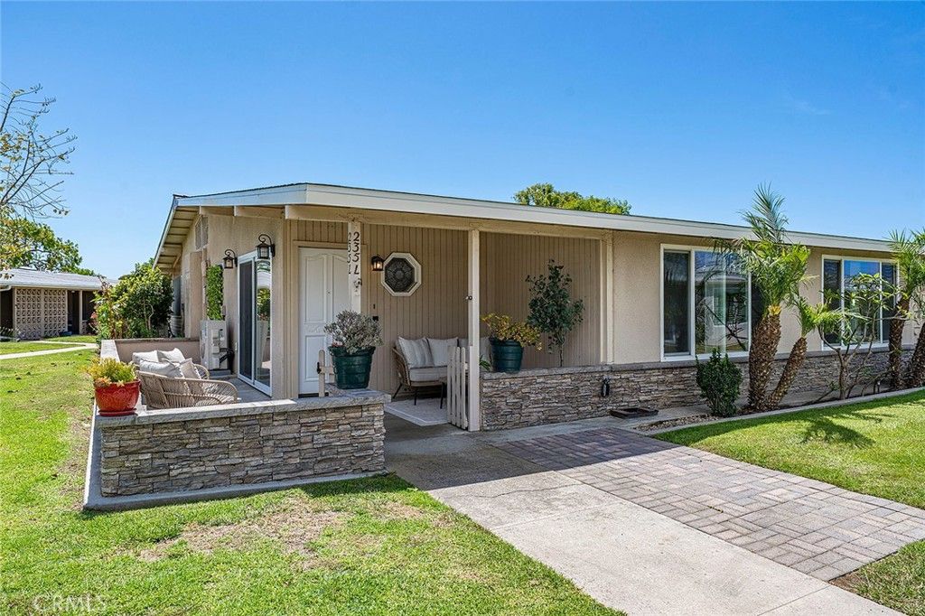 Photo of 1125 Northwood Rd, Seal Beach, CA 90740 (MLS # PW26093897)