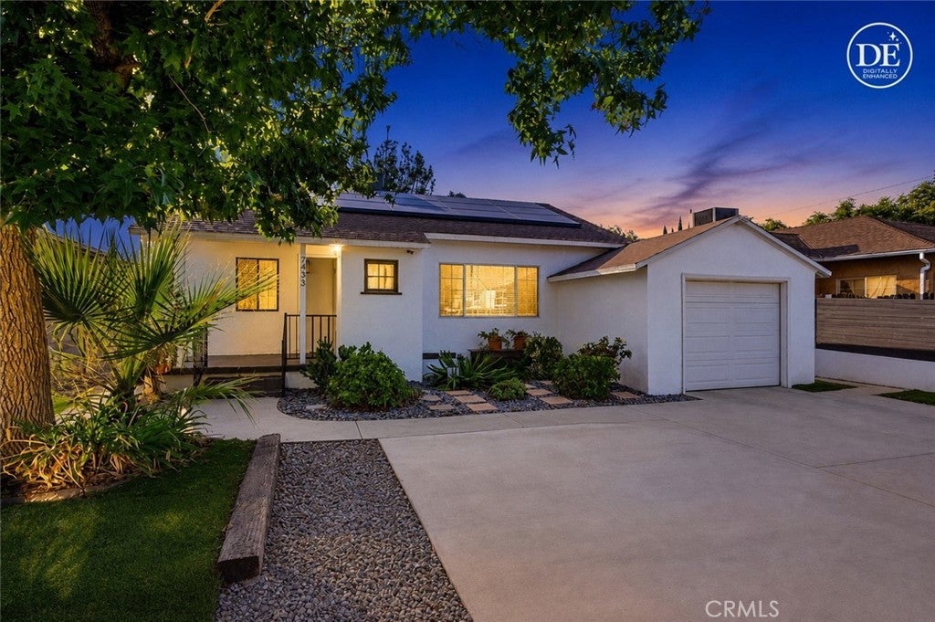 7453 Blewett Avenue, Lake Balboa CA 91406